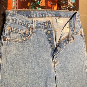 Levi’s 501- medium light wash
